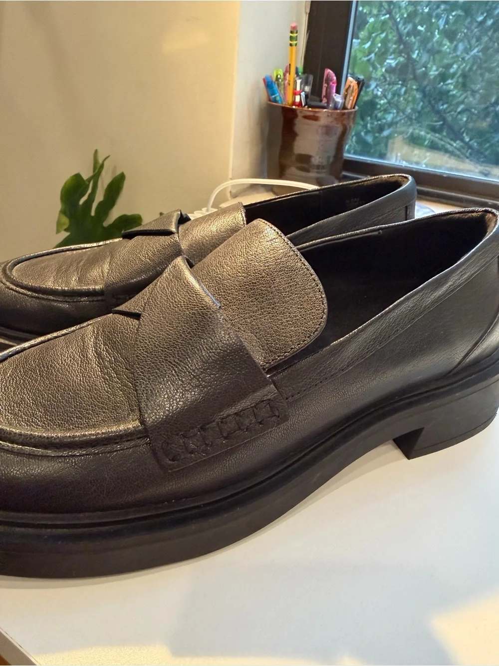 AEROSOLES Womens Black Leather Garett Penny Loafer